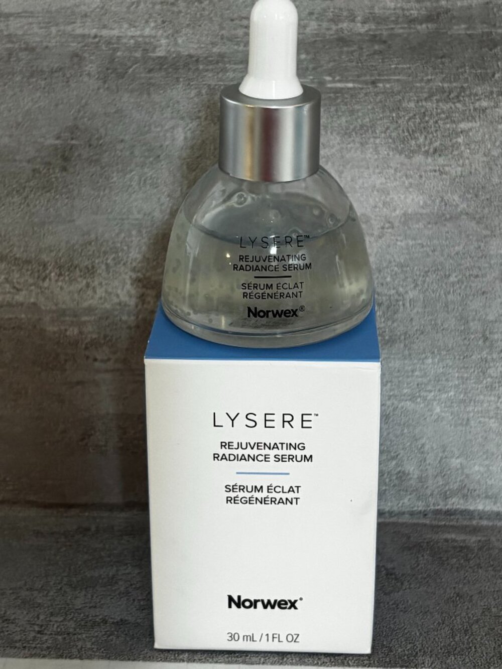 NIB Lysere Rejuvenating Radiance Serum 1 fl oz